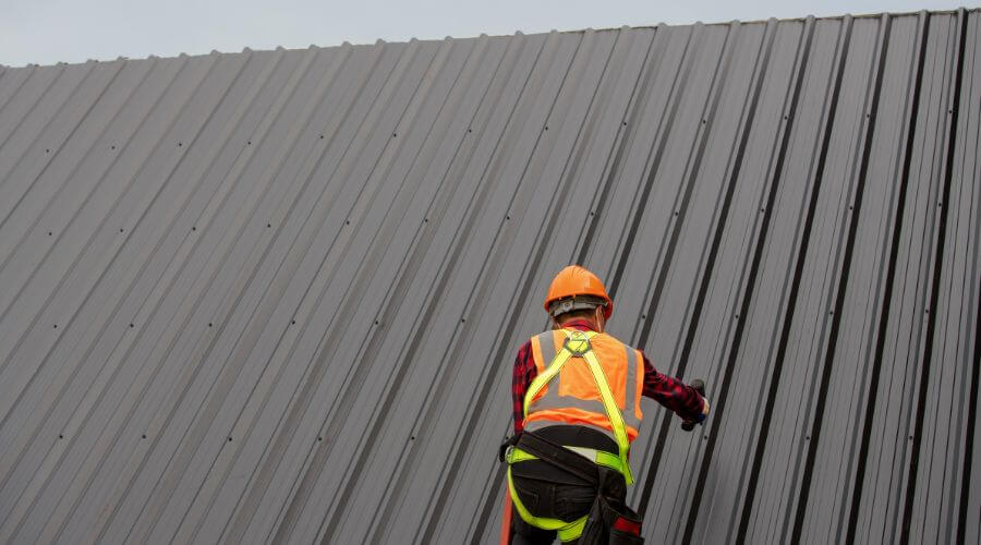 Professional gutter cleaning in Sharon, GA
